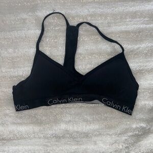 Calvin Klein Motive Cotton Lightly Lined Bralette in Black